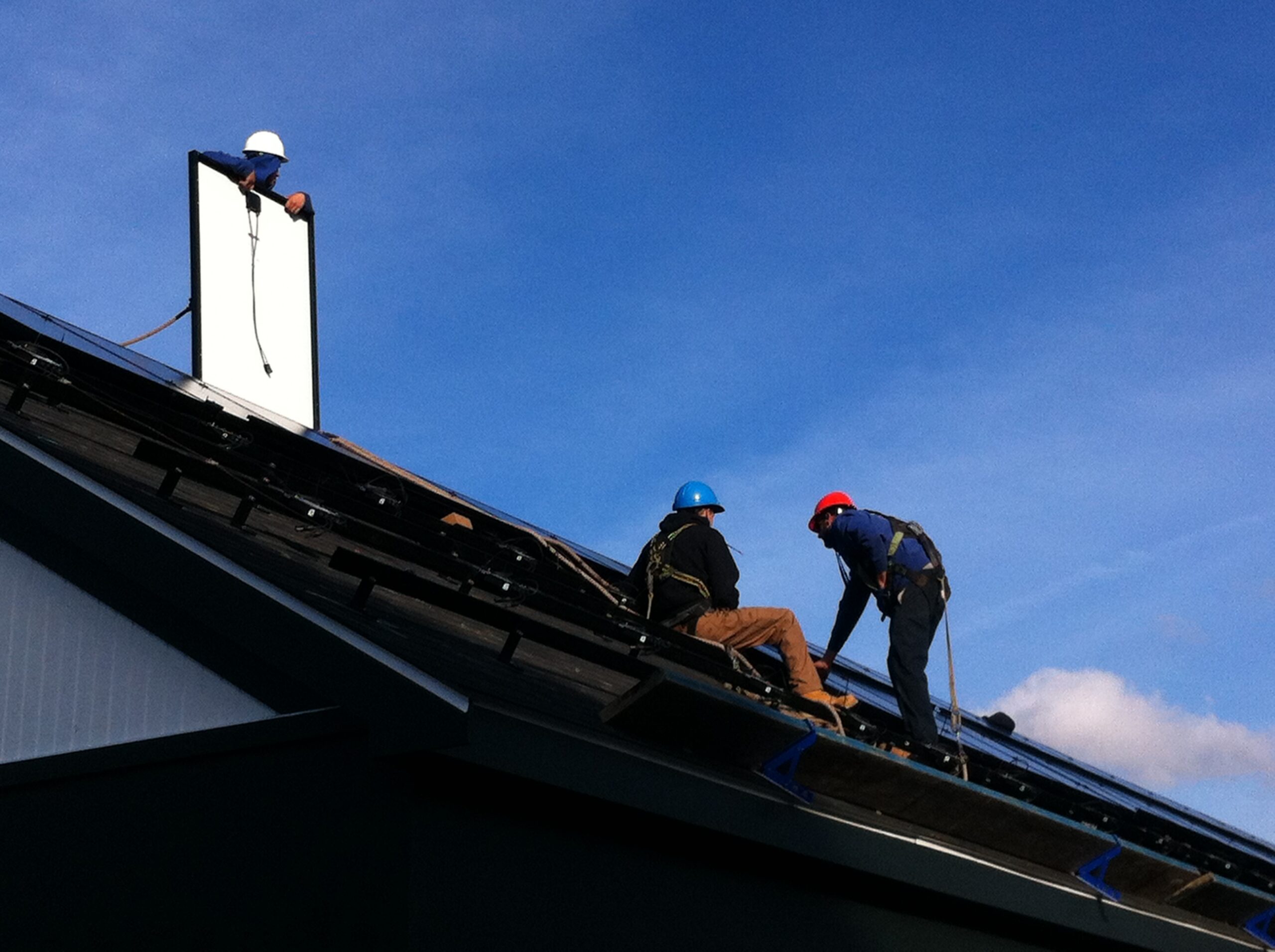 how long do solar panels last